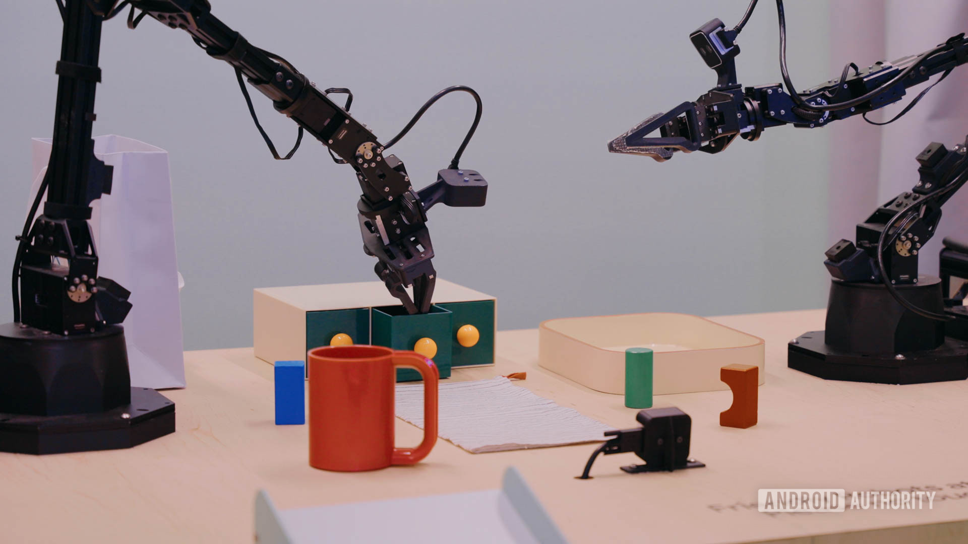 Google IO 2025 Aloha robotics Google IO 2025 Aloha robotics