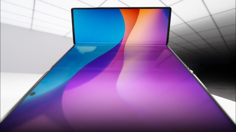 The BIGGEST Smartphone Screen Ever? 11 *