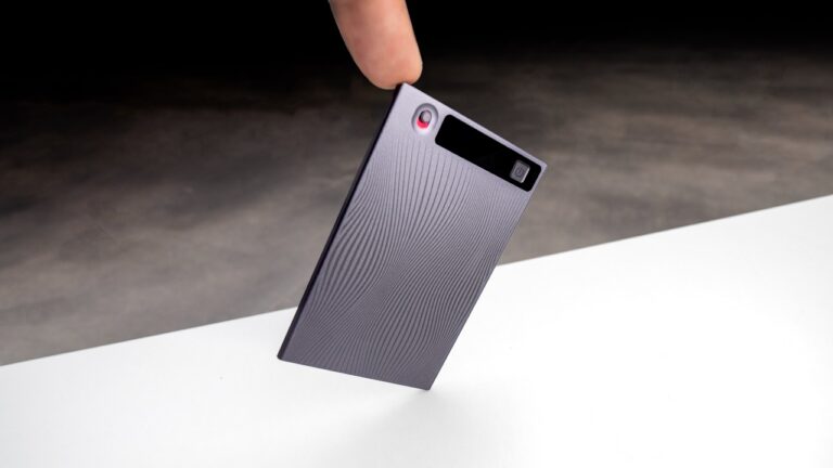 TicNote is Smaller Than Your Smartphone 2 *