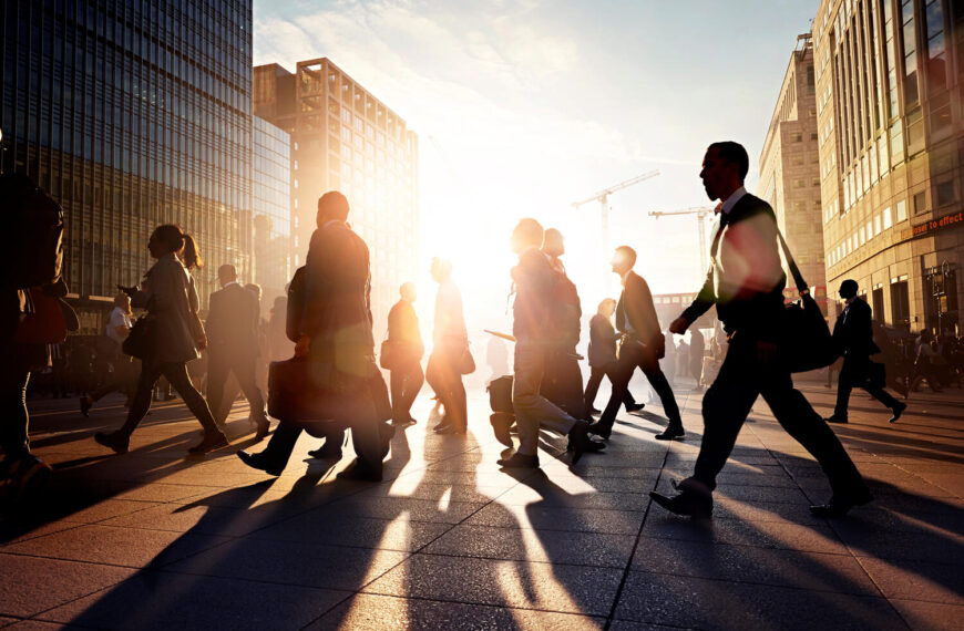 Smart AI Blog – Smarter Content for a Smarter World 49 Human in the lead: Redefining the role of AI in financial services